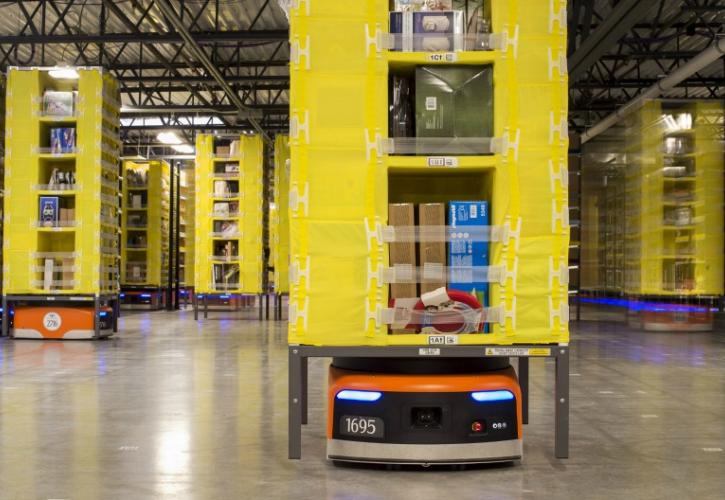 Amazon: Τα ρομπότ στις αποθήκες «πιάνουν» σε αριθμό τους ανθρώπους