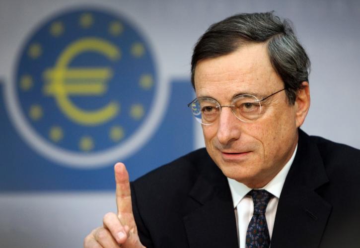 «Παγώνει» μέχρι νεωτέρας τα επιτόκια ο Draghi