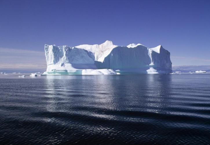 Ανταρκτική: Ένα από τα μεγαλύτερα παγόβουνα έτοιμο να αποκολληθεί