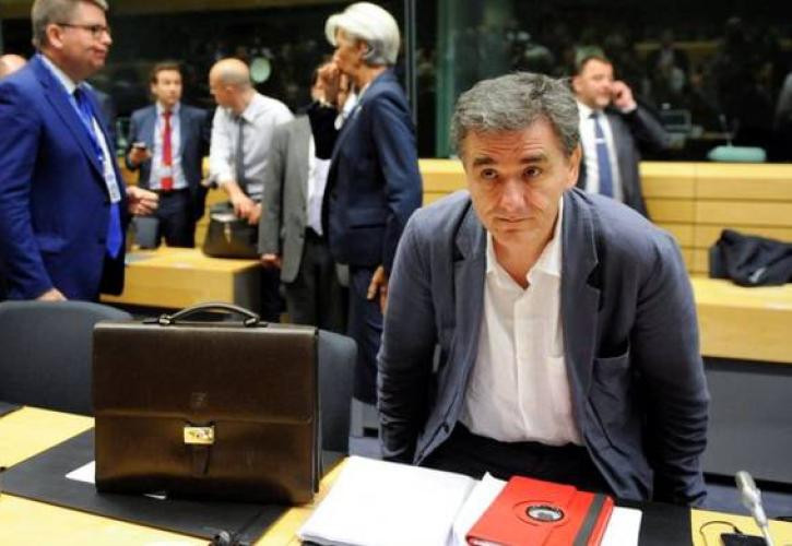 Με «ρήτρα ΔΝΤ» για πλεόνασμα και χρέος ο Τσακαλώτος στο Eurogroup