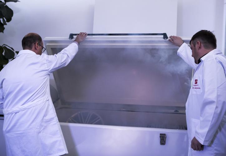 Στο φούρνο και στην κατάψυξη τα εξαρτήματα της SEAT (vid+pics)