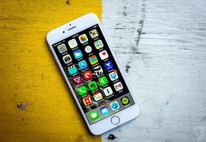 Οι χρήστες iPhone ψωνίζουν σαν τρελοί στο App Store