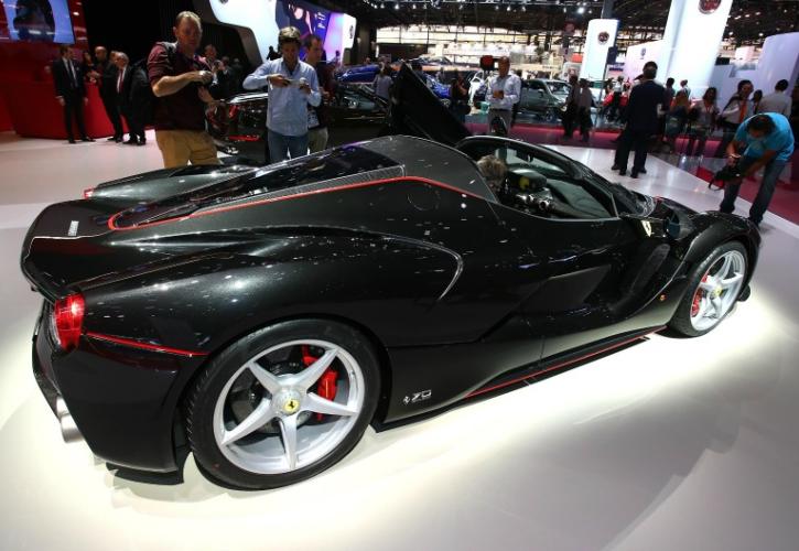 Εκτόξευση κερδών για το 2017 βλέπει η Ferrari (pics)