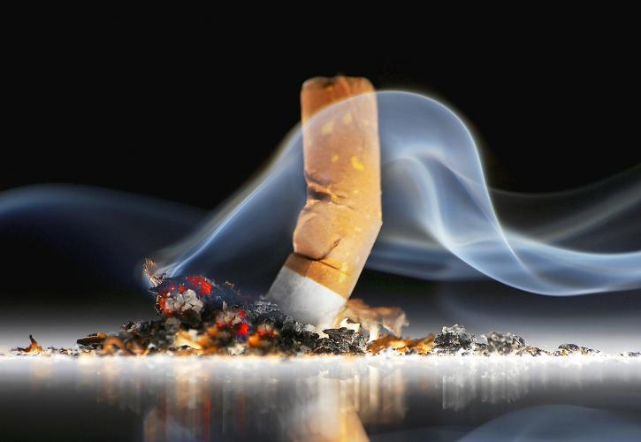 «Φρένο» στη μείωση του καπνίσματος έβαλε η πανδημία