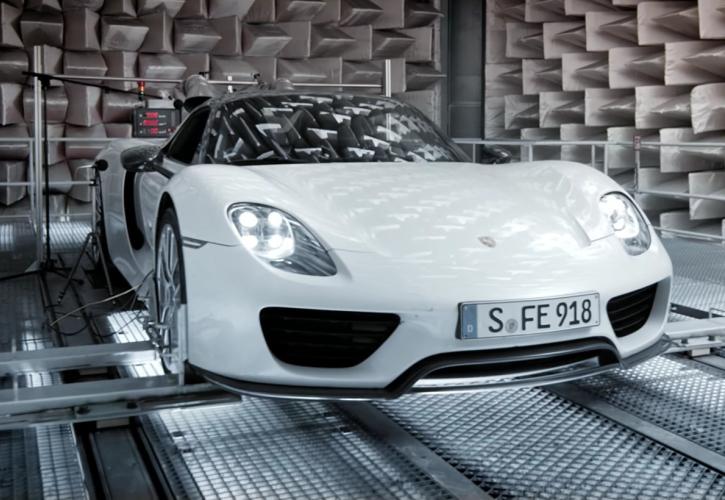 Αυτές οι Porsche μπορούν να σε κουφάνουν (vid)