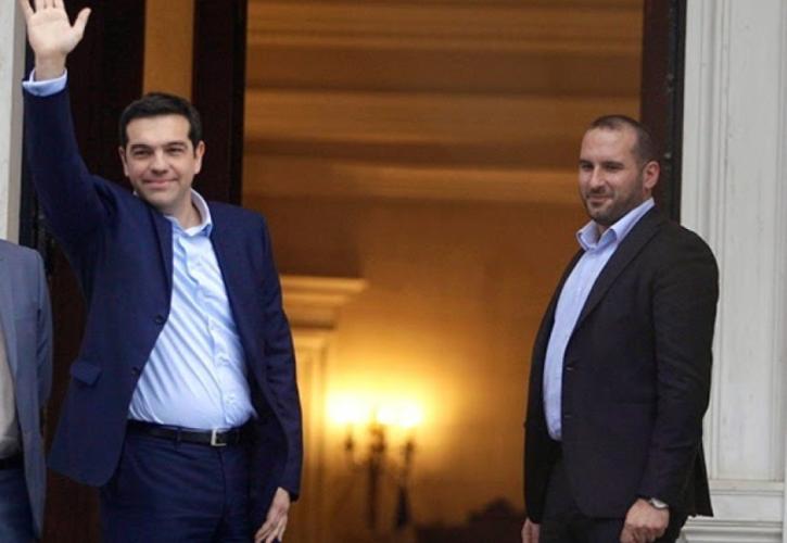 Η κυβέρνηση βλέπει κτηνώδη πλεονάσματα με μικρή ανάπτυξη