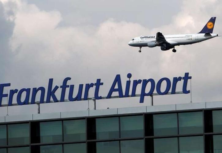 Γερμανία: Ακυρώσεις πτήσεων στο αεροδρόμιο της Φρανκφούρτης λόγω χιονιού και πάγου