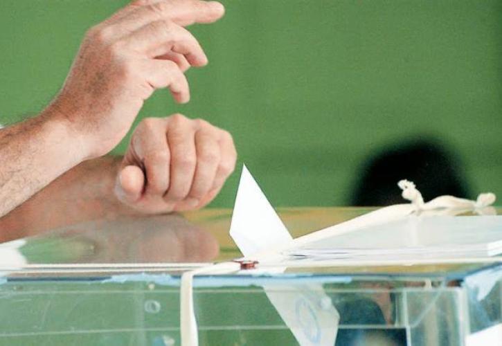 Opinion Poll: Στις 9,9 μονάδες η διαφορά ΝΔ-ΣΥΡΙΖΑ - Πιο δημοφιλής ο Μητσοτάκης, τρίτος ο Τσίπρας μετά από Ανδρουλάκη