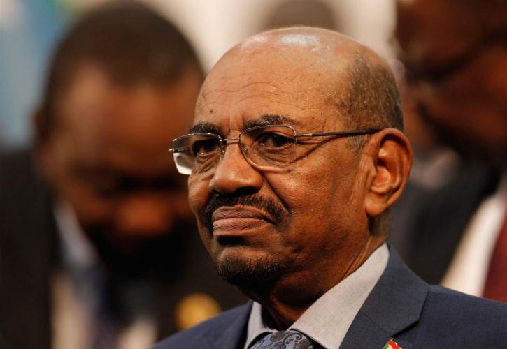 Πολιτική κρίση στο Σουδάν - Χιλιάδες πολίτες ζητούν να αναλάβει ο στρατός