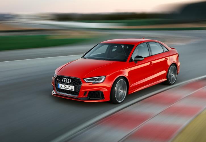 To Audi RS3 Sedan τα έχει τετρακόσια