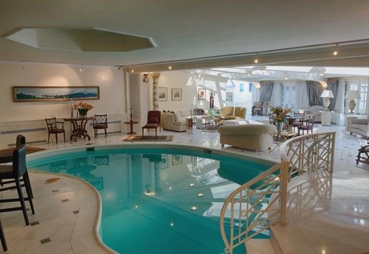 «Άποροι» με... σκάφη, πισίνες και οικιακές βοηθούς