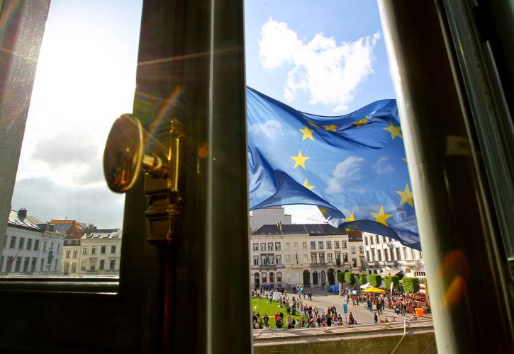 Δεν δίνει «υπόσχεση» για μεσοπρόθεσμη μείωση χρέους η Ευρωζώνη