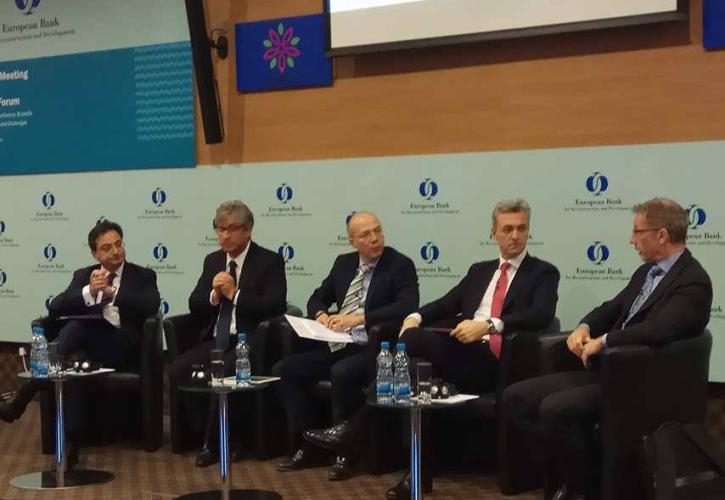 Καραβίας (Eurobank): Στα τέλη του 2018 η πλήρης άρση των capital controls