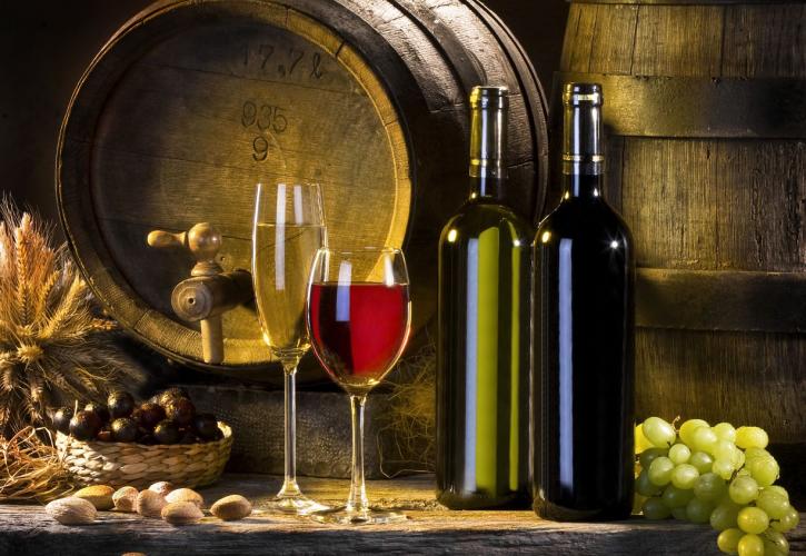 «Συρρικνώνεται» το ελληνικό κρασί