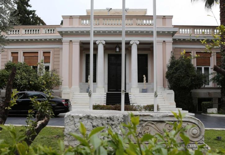 Τις συστάσεις της EE θα ακολουθήσει η Ελλάδα: Αρνητικό τεστ και μάσκα για ταξιδιώτες από Κίνα