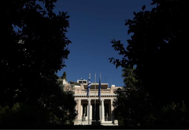 Γιατί το Μαξίμου κρατά χαμηλούς τόνους για το χρέος