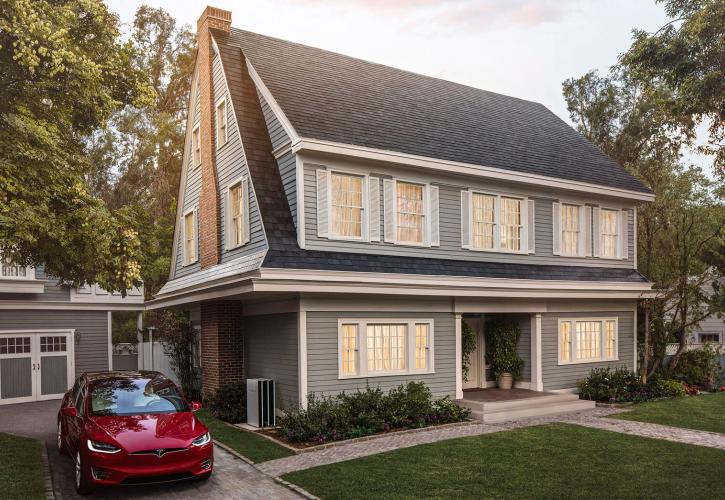 H Τesla επεκτείνεται στα φωτοβολταϊκά