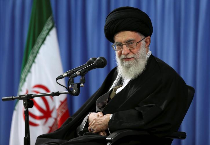 Ιράν: Η ανιψιά του αγατολάχ Χαμενεΐ καλεί τις ξένες κυβερνήσεις να διακόψουν κάθε δεσμό με την Τεχεράνη