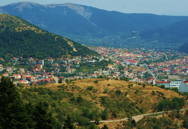 Καρπενήσι: Εκεί που το μεγαλείο της φύσης συναντά τη ζεστή φιλοξενία