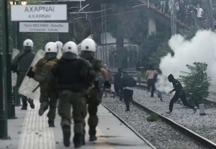 Επεισόδια στο Μενίδι - Μολότοφ και πετροπόλεμος (pics)