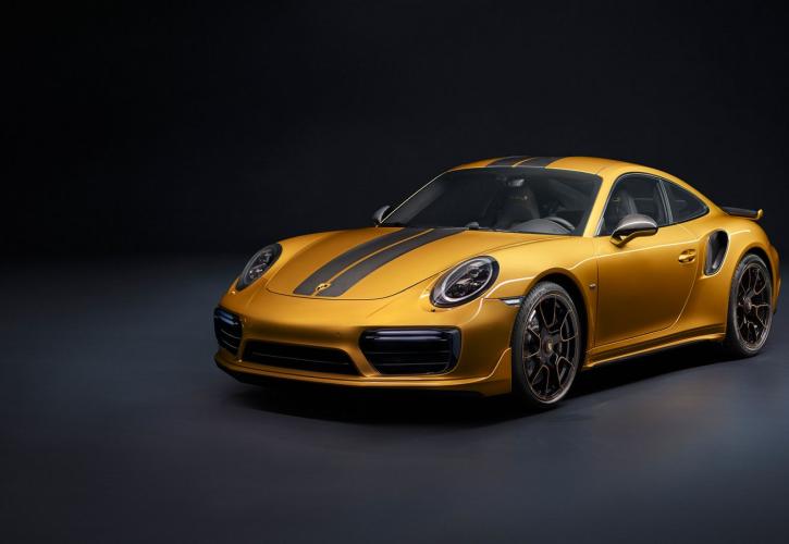 Συλλεκτική Porsche 911 σε χρυσή απόχρωση