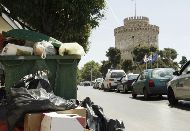 Προσλαμβάνει ιδιώτες για τα σκουπίδια ο Μπουτάρης