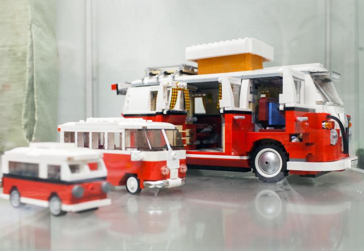 Η Κομισιόν ενισχύει περισσότερο την προστασία των παιδιών από μη ασφαλή παιχνίδια