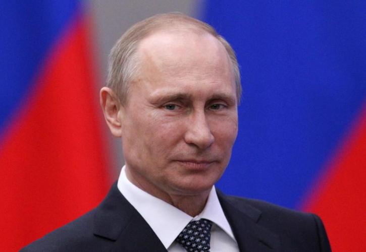 Πούτιν: Το ρωσικό ναυτικό θα εξοπλιστεί με υπερηχητικούς πυραύλους