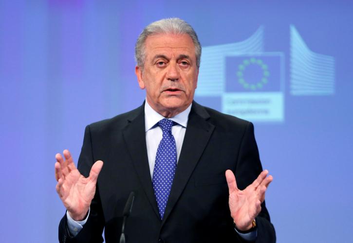 Αβραμόπουλος: Η ΕΕ εξετάζει όλες τις δυνατότητες στήριξης της Λέσβου