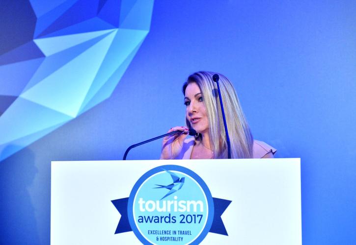 Η Φλώρα Παρασκευοπούλου στην Axia Hospitality & Nelios.com