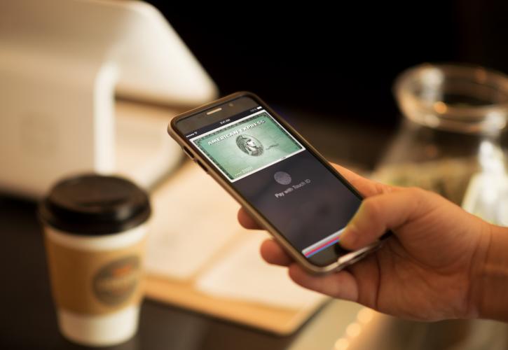 Διακοπές στο εξωτερικό; Μην ξεχάσετε κάρτες και κινητό!