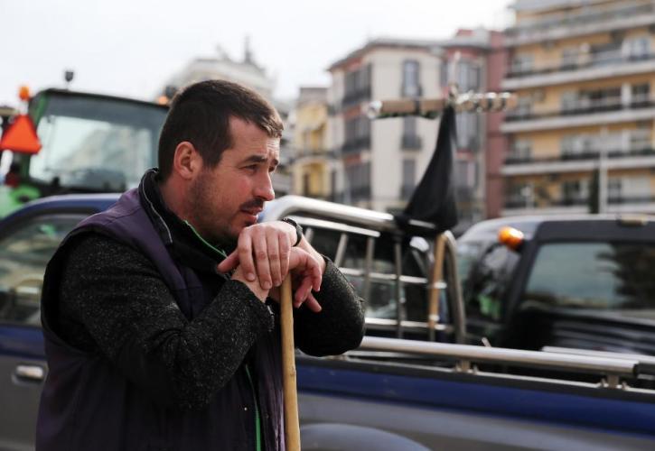 Στην... αναμονή 14.000 αγρότες που βγήκαν φέτος στη σύνταξη