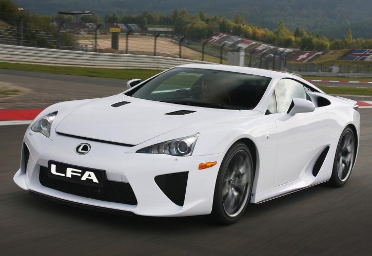 Γιατί οι αντιπρόσωποι κρατούν 12 απούλητα Lexus LFA;