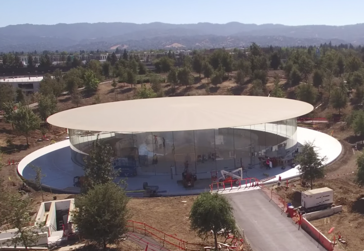 Σχεδόν έτοιμο το νέο «διαστημικό» campus της Apple (pics & vid)