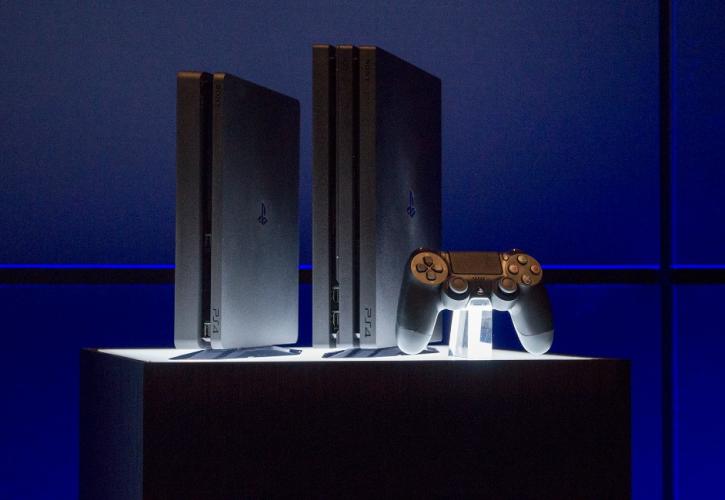 To PlayStation 4 παραμένει η πιο δημοφιλής παιχνιδομηχανή
