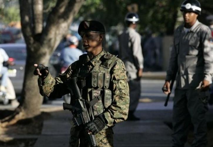 Βενεζουέλα: Δυνάμεις του στρατού στα σύνορα με Κολομβία - Νέα αμερικανικά πλήγματα στην Καραϊβική