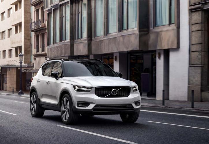 To εντυπωσιακό Volvo XC40 αποκαλύφθηκε (pics & vid)
