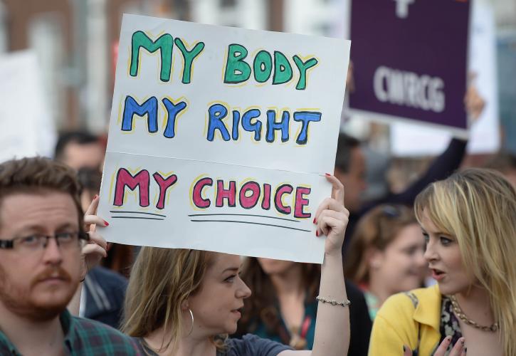 ΗΠΑ: Δημοψήφισμα στο Κάνσας για τη διατήρηση του δικαιώματος των αμβλώσεων - Ικανοποίηση από Μπάιντεν