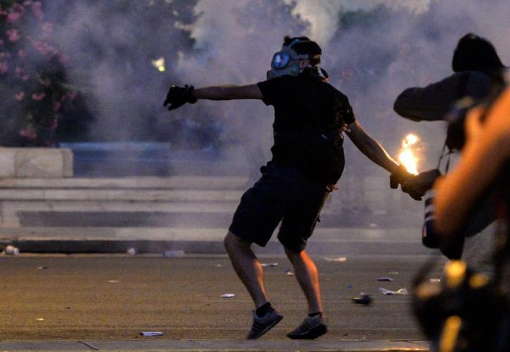 Ν. Φιλαδέλφεια: Επίθεση με μολότοφ σε κτίριο της ΕΛΑΣ