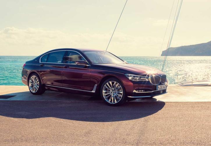 BMW M760Li: Κορυφαία πολυτέλεια βγαλμένη από τη... θάλασσα