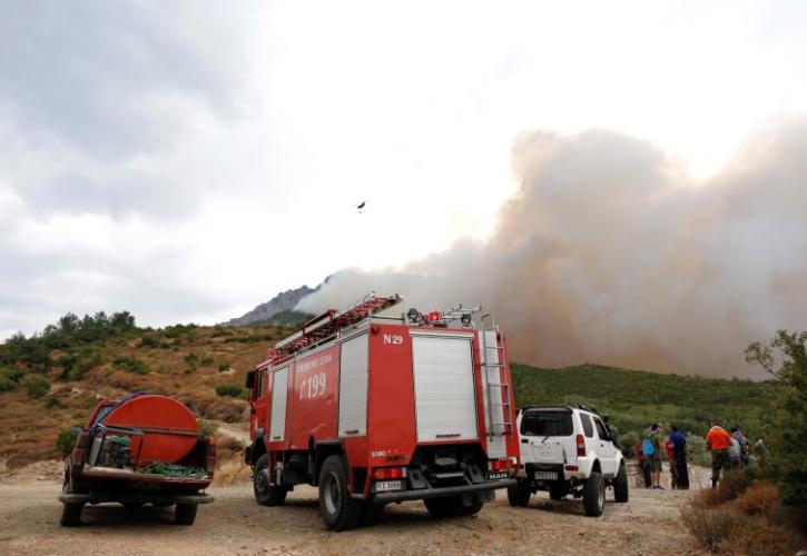 Οριοθετήθηκε η πυρκαγιά στην Ανάβυσσο - Κλειστή η λεωφόρος Λαυρίου