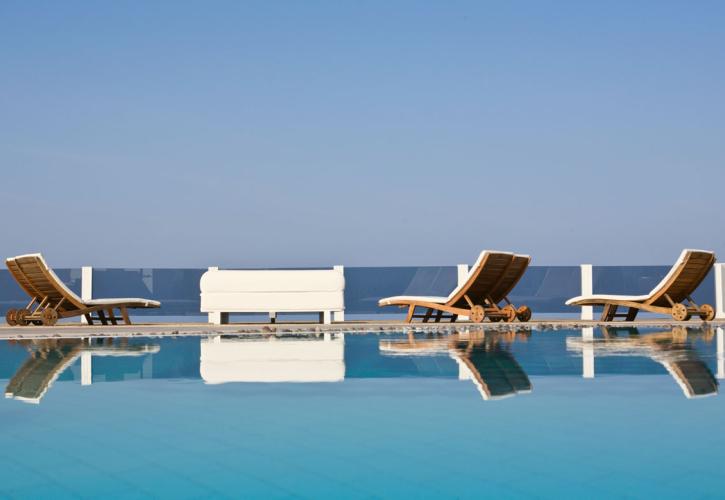 Η Google επιστρέφει στη Σαντορίνη