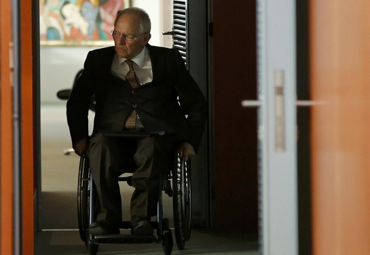 Schaeuble: Oι Έλληνες πρέπει να μου στήσουν ανδριάντα 