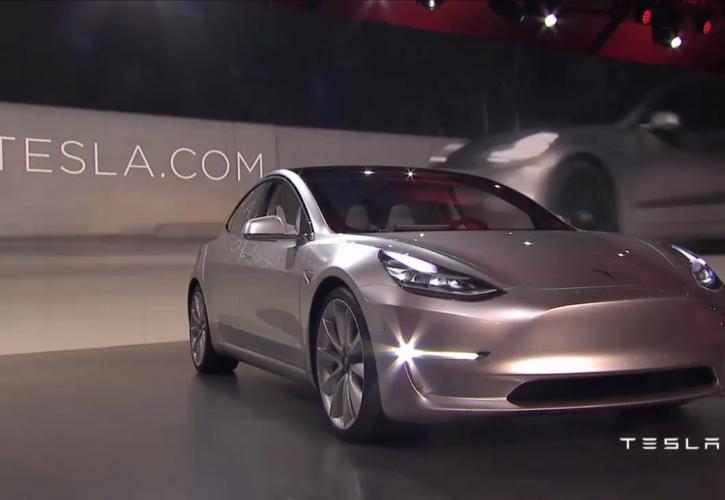 Σε παγκόσμιο ηγέτη εξελίσσεται η Tesla