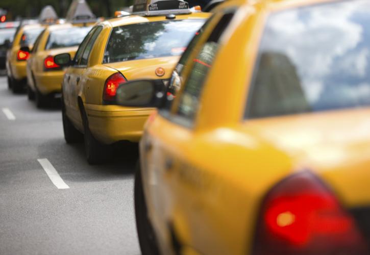 ΚΕΠΕ: Οφέλη από το άνοιγμα των κλειστών επαγγελμάτων