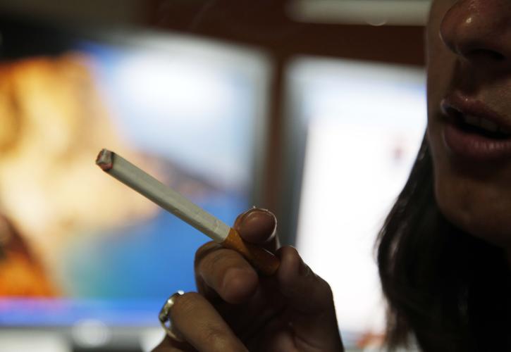 Έρευνα: Το προφίλ των γυναικών που δυσκολεύονται να κόψουν το κάπνισμα και κινδυνεύουν περισσότερο να εμφανίσουν καρκίνο