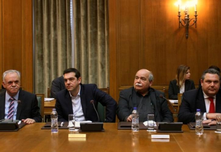 Οι διεργασίες για το χρέος επί τάπητος στο υπουργικό