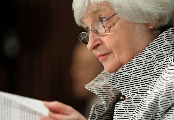 Όλοι περιμένουν τη Γέλεν να μιλήσει για τη… Γέλεν