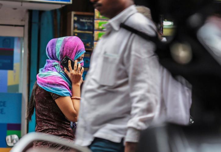 Υποχρεωτικό το «κουμπί έκτακτης ανάγκης» στα κινητά στην Ινδία