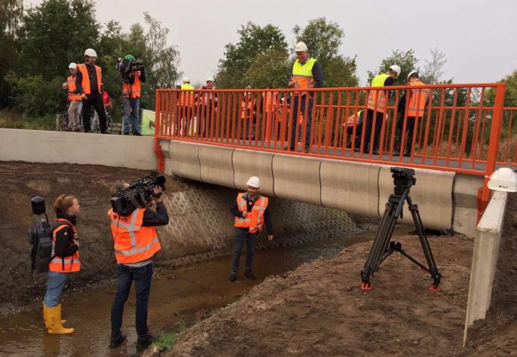 Άνοιξε η πρώτη 3D εκτυπωμένη γέφυρα στον κόσμο (pics)
